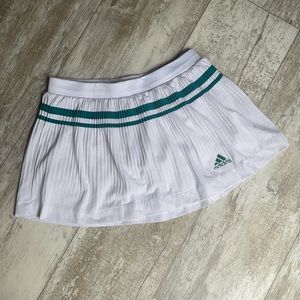 Adidas-adipure-women’s tennis skirt size USA-small-teal & white athletic skirt
